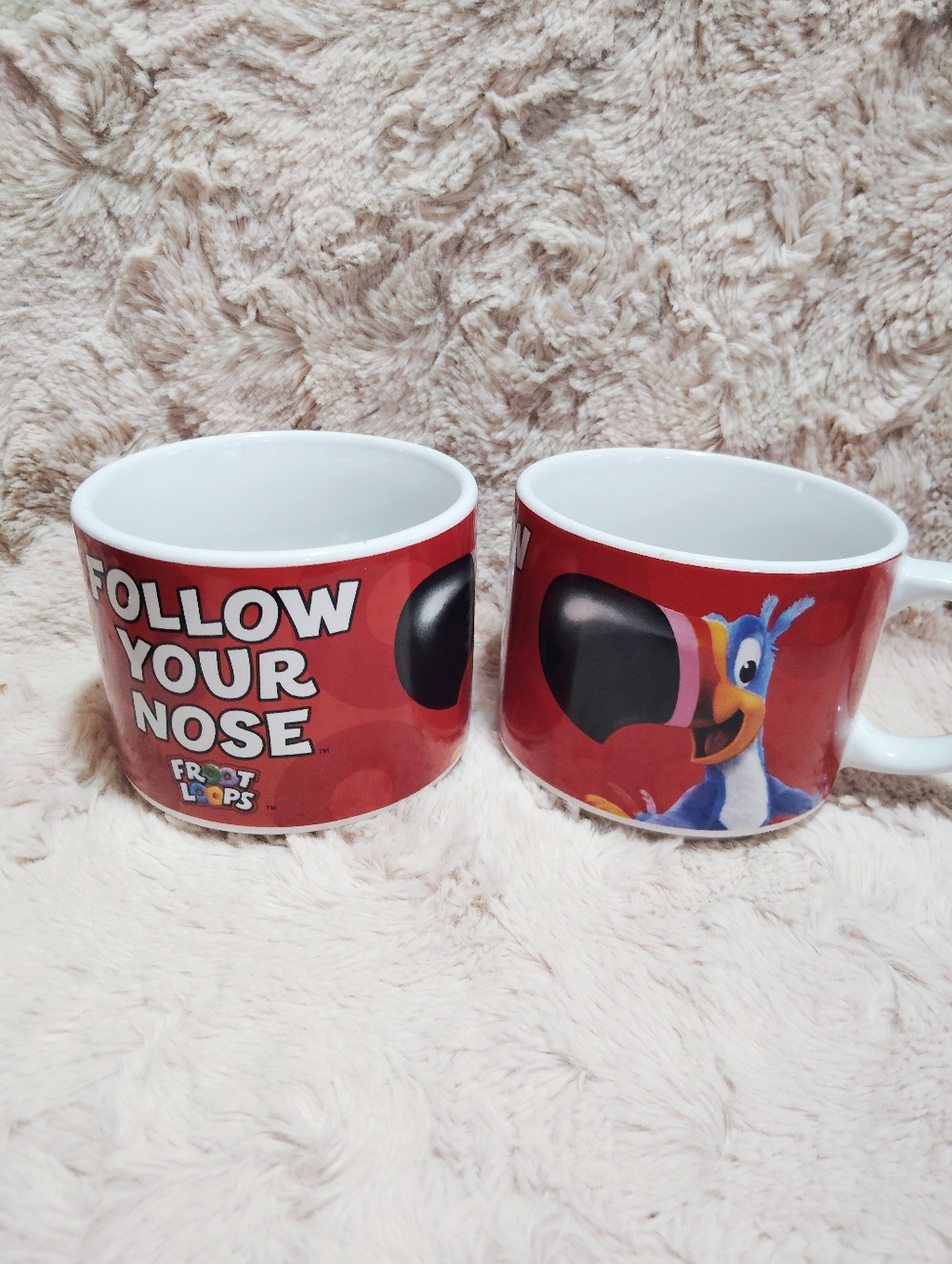 SET OF 2!! Kellogg's Fruit Loops "Follow Your Nose" Mugs. EUC!!